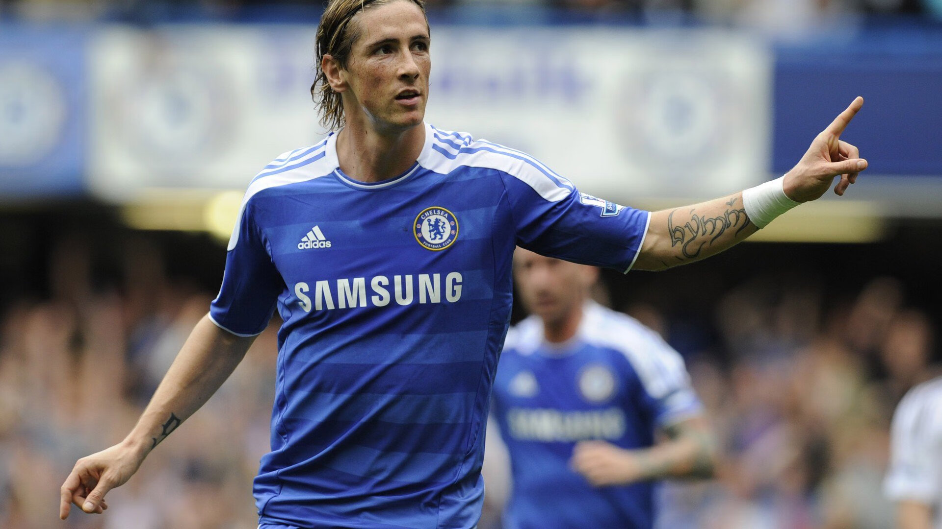 《FIFA》虚拟世界杯 —— 全民在线,足球梦想燃爆全场!,fifa足球世界虚拟摇杆是什么