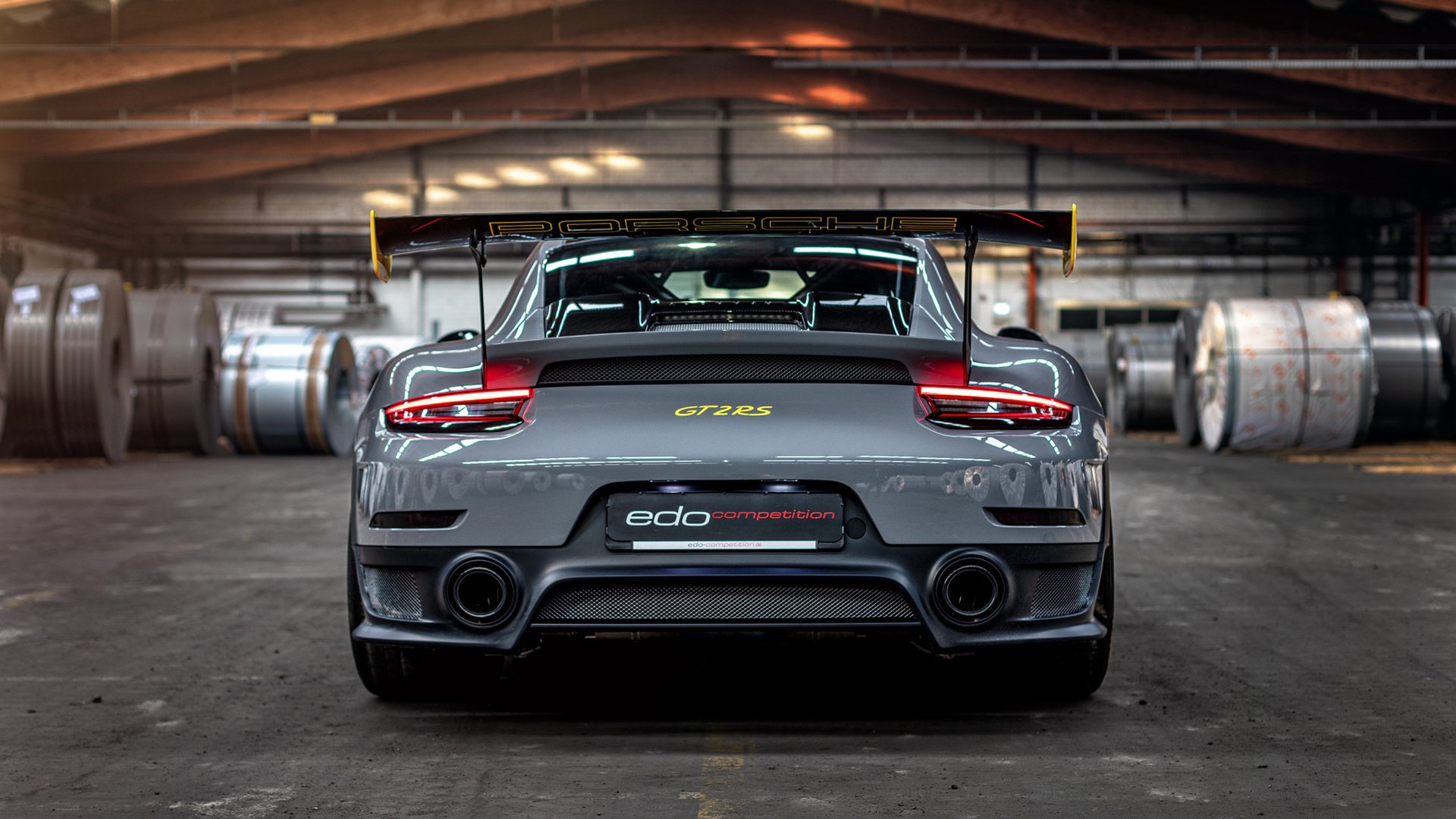 选手换气节奏平稳，后程不崩盘，换气技巧